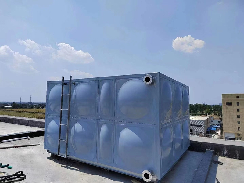 泰兴--箱泵一体化保温水箱现场